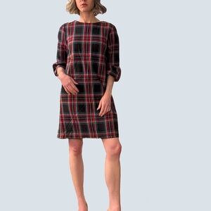 Vineyard Vines Red Plaid Dress with 3/4 Cuffed Sleeves and Crew Neck